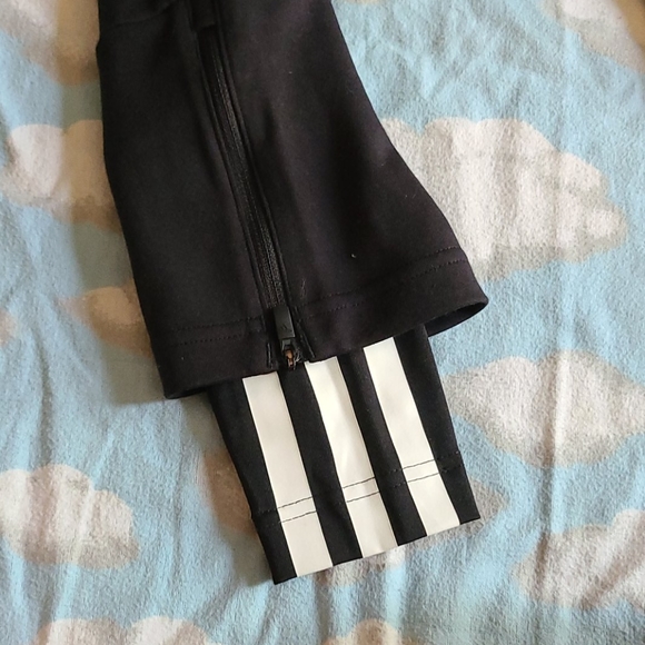 Adidas jogger - Picture 3 of 4